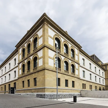 One Shot Tabakalera House Отель 4*