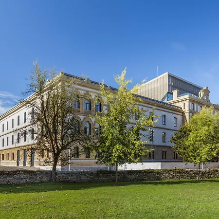 호텔 One Shot Tabakalera House