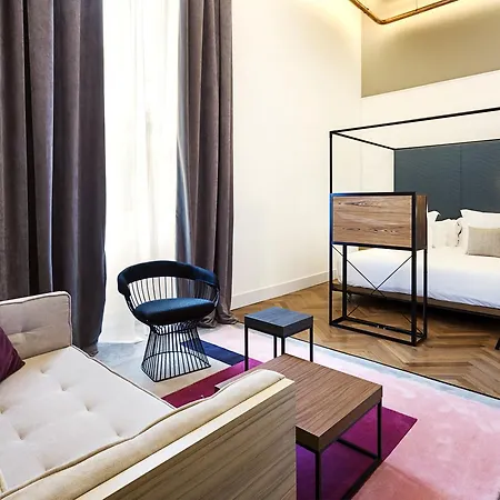 One Shot Tabakalera House 4*