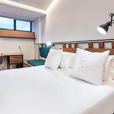 One Shot Tabakalera House 4*