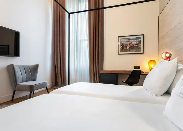 One Shot Tabakalera House Готель Сан-Себастьян