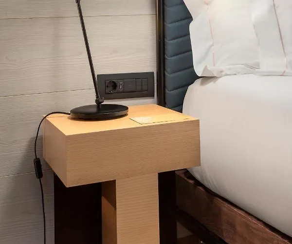 Готель One Shot Tabakalera House