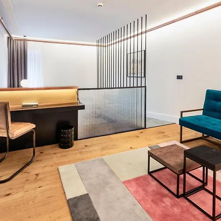 One Shot Tabakalera House Otel