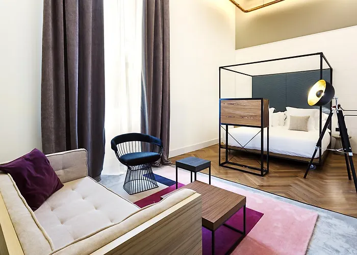 One Shot Tabakalera House 4*