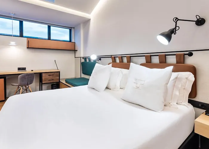 One Shot Tabakalera House 4*