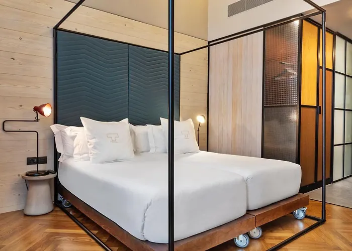 One Shot Tabakalera House فندق